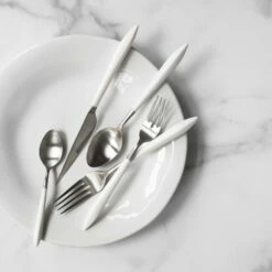 Wholesale 🎁 VIETRI Ares Argento & White Five-Piece Place Setting 🎁 -Tabletop Elegant shop ARS 9800SW 2100 web4