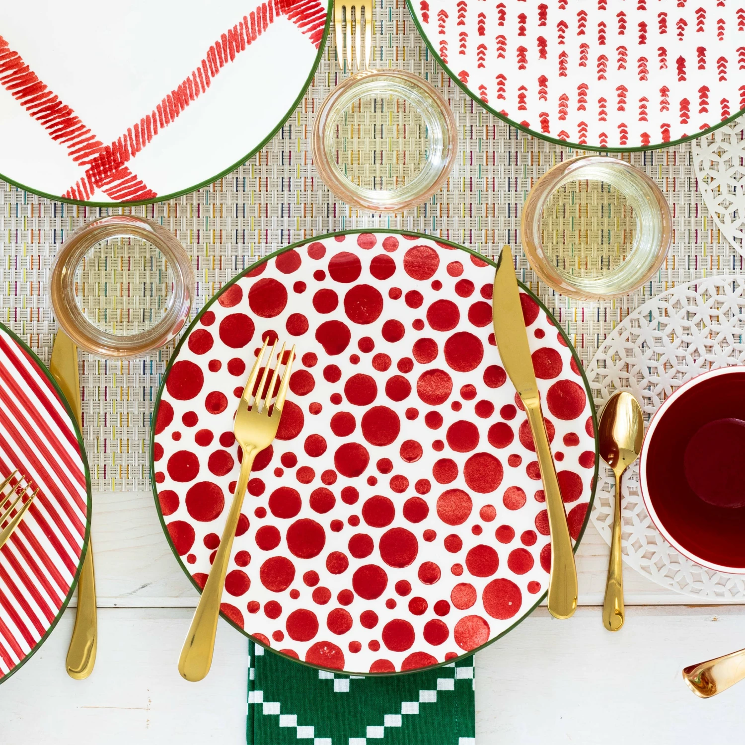 Outlet ✨ Viva by VIETRI Mistletoe Bubble Dinner Plate ✨ 2 Outlet ✨ Viva by VIETRI Mistletoe Bubble Dinner Plate ✨ - Image 2